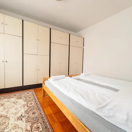 Terrace Loft With 2 Bedrooms & View * סראייבו