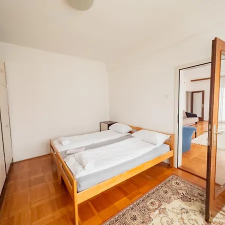 Terrace Loft With 2 Bedrooms & View * סראייבו