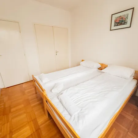 Terrace Loft With 2 Bedrooms & View סראייבו