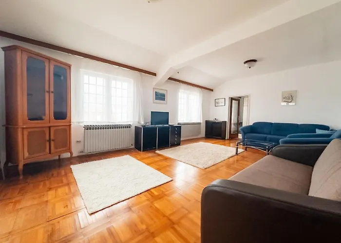 Terrace Loft With 2 Bedrooms & View *