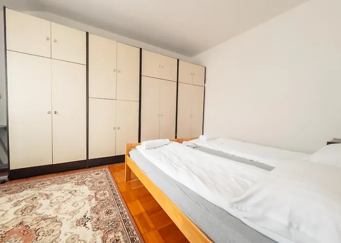 Terrace Loft With 2 Bedrooms & View * سراييفو