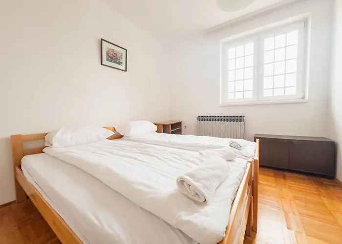 Terrace Loft With 2 Bedrooms & View سراييفو